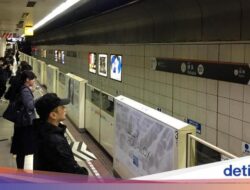 Jepang Ubah Tiket Kereta Bersama Alattulis Magnetik Menjadi QR