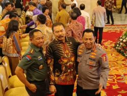 Kapolri Ajak Foto Bareng Jaksa Agung dan Panglima TNI Hingga Istana Bangsa