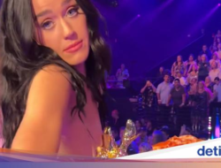 Lempar Pizza Di Penonton, Katy Perry Dihujani Penilaian Tajam