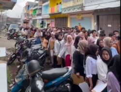 Viral Warung Seblak Diserbu Pelamar, Tanda-tanda Krisis Lapangan Kerja?