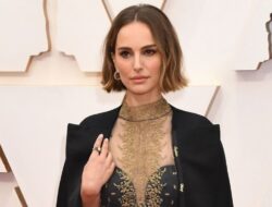 10 Seniman Hollywood Paling Cerdas, Natalie Portman Lulus Cum Laude Di Harvard University