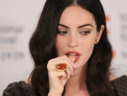 12 Seniman Cantik yang Punya Kebiasaan Jorok, Megan Fox Sering Lupa Menyiram Toilet