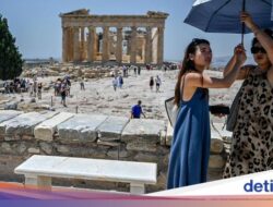 Dilanda Gelombang Panas, Yunani Tutup Tempat Wisata