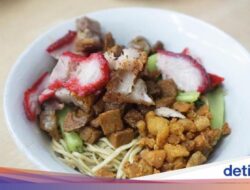 Gibran Jajan Nasi Goreng hingga 4 Bakmi Non Halal Hingga Pasar Mutakhir