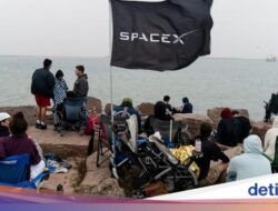 Antusias Warga Nonton Peluncuran Roket Raksasa Starship Milik Elon Musk