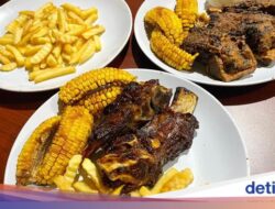 Empuk Juicy! Iga Bakar Australia Bareng Corn Ribs Renyah