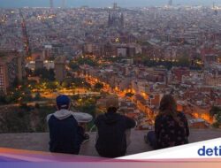 Barcelona Larang Dari-Dari Norak dan Berbau Seks