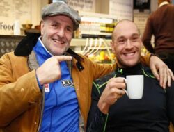 Biodata John Fury, Ayah Tyson Fury yang Dipecat usai Salah Beri Instruksi Pada Lawan Oleksandr Usyk