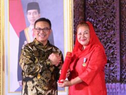 BKKBN RI Anugerahkan Pengakuan Manggala Karya Kencana kepada Mbak Ita