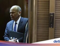 Kendati Banyak Masalah, Bos Boeing Tetap Naik Gaji dan Tak Mau Mundur