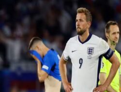 Fans Inggris Lempar Cangkir Lantaran Kecewa, Southgate: Saya Paham!