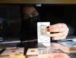 Harga Emas Antam Melesat Rp7.000 per Gram, Buyback Naik Rp6.000