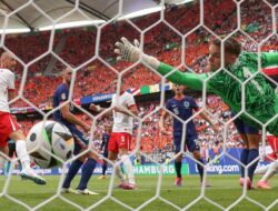 Comeback Dramatis, Belanda Hancurkan Polandia 2-1