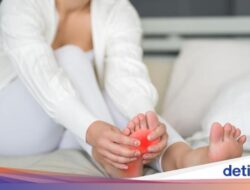 10 Penyebab Telapak Kaki Sakit Di Berjalan dan Cara Menanganinya