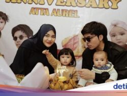 Intip Lagi Momen Makan Aurel Hermansyah Bareng Teman Sebelumnya Haji