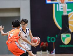 Kalahkan Tuan Tempattinggal, Regu Basket AirOne KU12 Tembus Semifinal AKJ Cup 2024