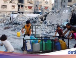 Ke Gaza, Warga Terpaksa Minum Air Limbah dan Makan Rumput Bagi Bertahan Hidup