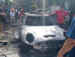 Mini Cooper Dilalap Api Di Bali, Diduga Akibat Korsleting Listrik