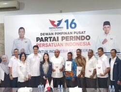 Momen Angela Tanoesoedibjo Serahkan Pemberian Perindo Ke 3 Paslon Cabup-Cawabup Ke Papua Pegunungan