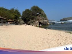 Main Air Hingga Pantai Slili, Wanita Pingsan Lalu Meninggal