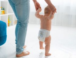 Pemilihan Popok yang Tepat Tunjang Tumbuh Kembang Motorik Bayi