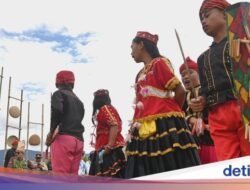 Penampilan Seni Kebiasaan Kebiasaan Dunia Ramaikan Perayaan Seni Tampolore Hingga Poso