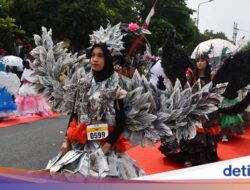 Peragaan Busana Bersama Bahan Daur Ulang Ke Madiun