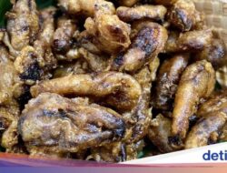 Renyah dan Manis Pisang Goreng Waras yang Selalu Diantre