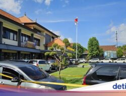 Puluhan Kendaraan Pribadi Bodong buat Angkut Wisatawan Ke Nusa Penida Bali