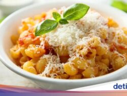 Resep Makaroni Saus Tomat dan Keju, Sajian Praktis yang Gurih Mantap