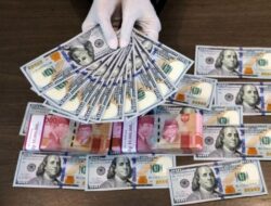 Kurs Mata Uang Nasional Melemah Nyaris Rp16.300, Hati-hati Utang Membengkak