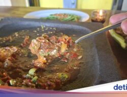 Puas Nyeruit Sambal Asli Lampung yang Pedas Segar Hingga Tempat Ini