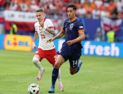 Sengit, Polandia Konsisten Imbang Belanda 1-1 Hingga Putaran Pertama