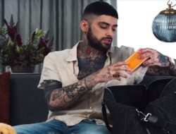 Spill Isi Saku, Zayn Malik Bawa Minum Terapi Mujarab Untuk Pita Suara