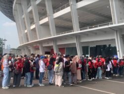 Fans Padati Arena GBK Jelang Kick Off Timpilihan Indonesia vs Irak