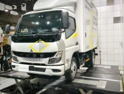 Truk Listrik Fuso eCanter Meluncur Resmi Ke GIIAS 2024