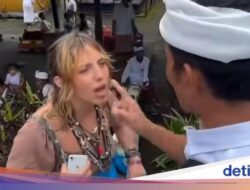 Viral Bule Ngamuk Ditegur Pecalang, Rupanya Mau Masuk Area Suci Pura Besakih