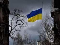 Terancam Bangkrut, Ukraina Ke Ambang Gagal Bayar Utang