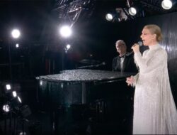 12 Seniman Hollywood Hadiri Pembukaan Evenbesar Paris 2024, Celine Dion Nyanyi Hingga Menara Eiffel