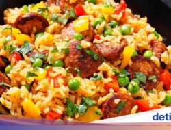 Resep Nasi Goreng Sosis Sapi dan Sayuran Sebagai Makan Malam Praktis