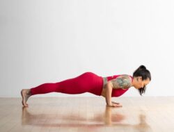 5 Gerakan Latihan Yoga Sebagai Mengecilkan Lengan dan Menguatkan Otot