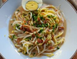5 Rekomendasi Tempat Makan Mie Celor Enak Ke Jakarta, Autentik Serasa Lagi Ke Palembang