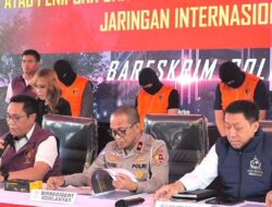 7 Orang Ditetapkan Dugaan Pelaku Peristiwa Pidana Fidusia dan Penyelundupan 20 Ribu Kendaraan Bermotor Roda Dua Di Luar Negeri