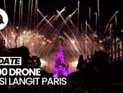 Lihat Megahnya Pertunjukan Drone Hingga Langit Paris