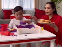 Akting Natural Nagita Slavina Pada Syuting Iklan Bareng Rayyanza Viral, Tuai Pujian Netizen