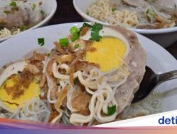 Wajib Mampir! 5 Bakso Kebanggaan Warga Tebet yang Tak Pernah Sepi