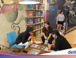 Bisa Main Boardgame Seru Sambil Nikmati Es Cokelat dan Waffle