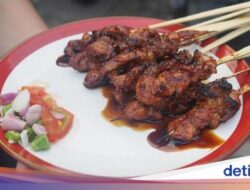 Maknyus! 5 Sate Kambing Legendaris yang Empuk Juicy