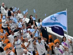 Delegasi Israel Dicemooh Pada Defile Olahragawan Di Pembukaan Evenbesar Paris 2024