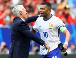 Didier Deschamps Semringah Prancis Mendominasi Tipis atas Belgia